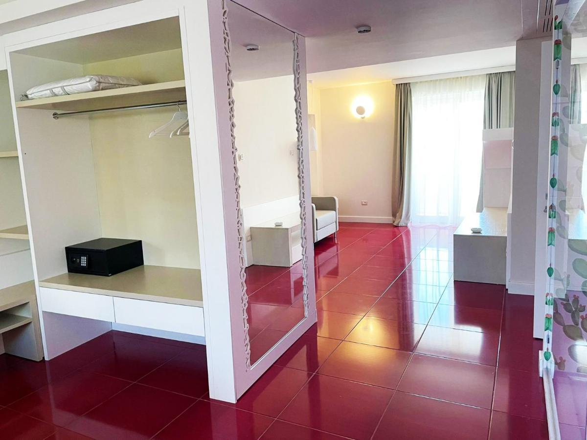 Suite Hotel L'Oasi Di Riaci (Adults Only) Santa Domenica  Bagian luar foto