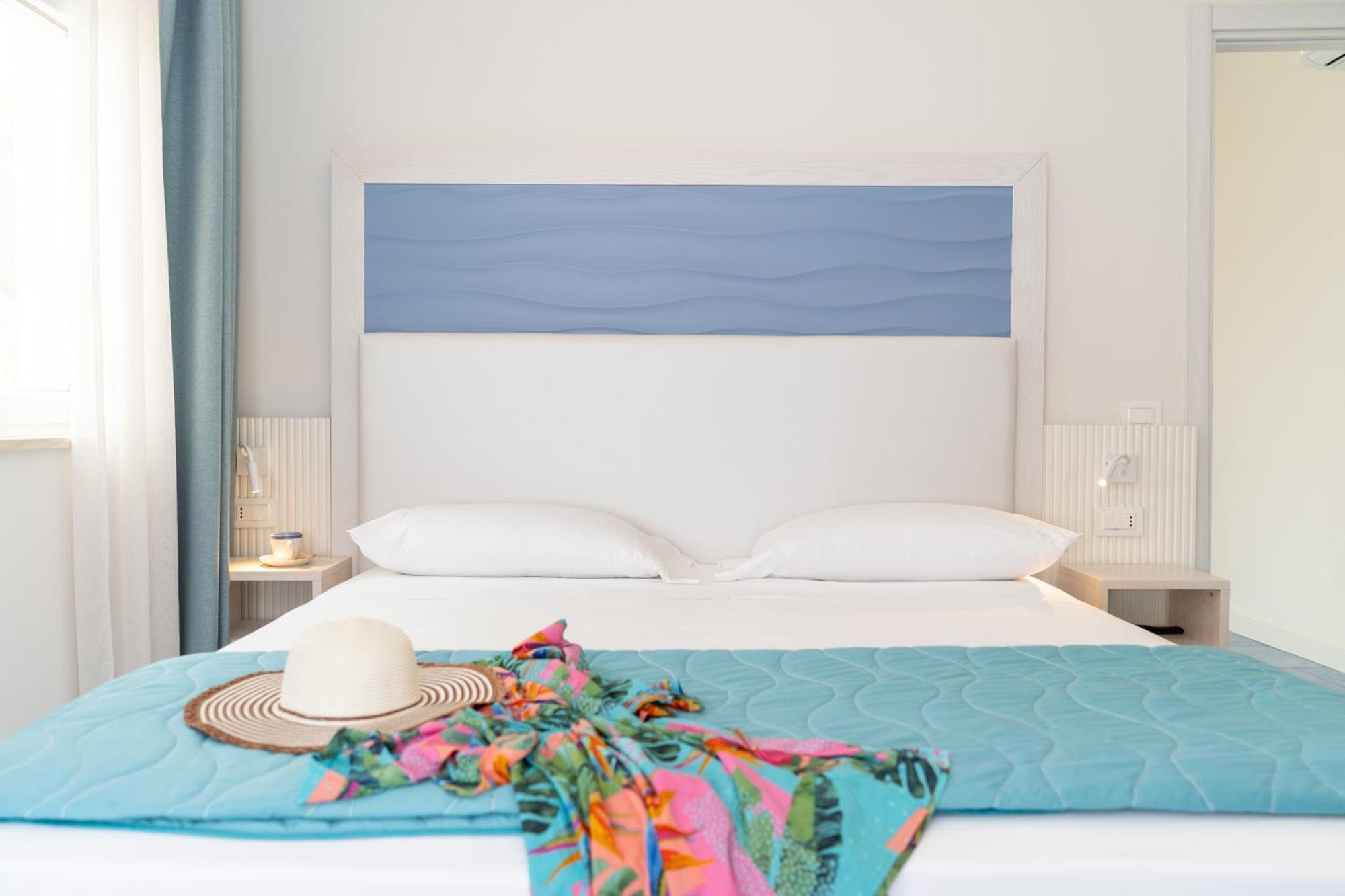 Suite Hotel L'Oasi Di Riaci (Adults Only) Santa Domenica  Bagian luar foto